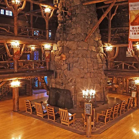 Old Faithful Inn