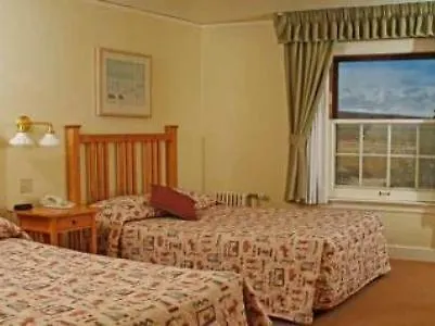 Old Faithful Inn