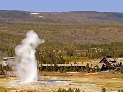Hotel Old Faithful Inn Old Faithful