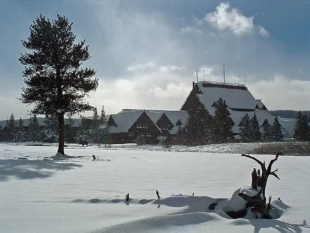 Old Faithful Inn Hotel 2*