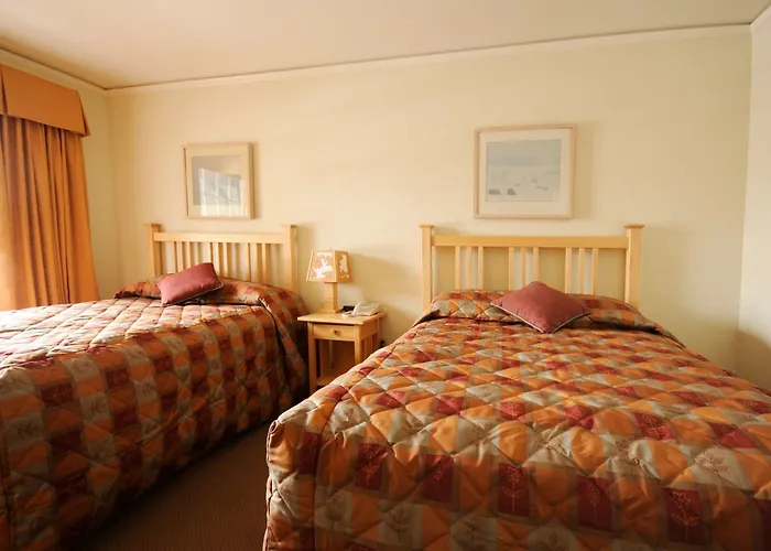 Old Faithful Inn Hotel Old Faithful