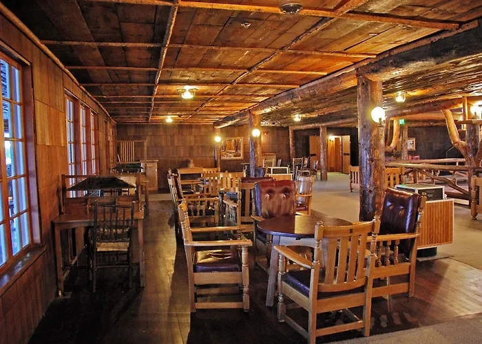 Old Faithful Inn 2*