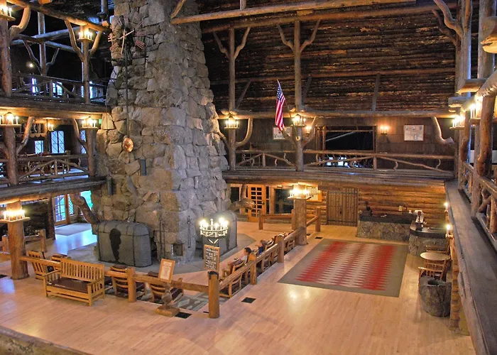 Old Faithful Inn 2*