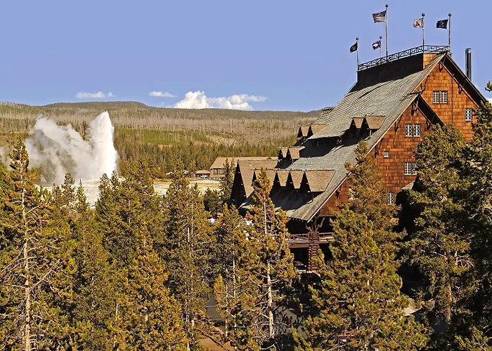 Old Faithful Inn 2*