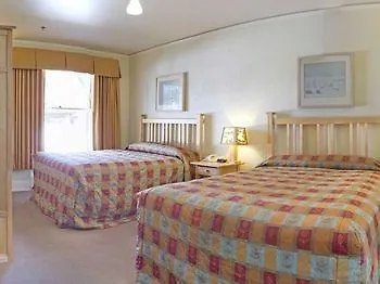 Old Faithful Inn 2*