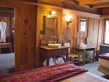 Old Faithful Inn Hotel Old Faithful