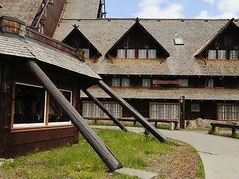 Hotel Old Faithful Inn