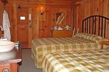 Old Faithful Inn Hotel