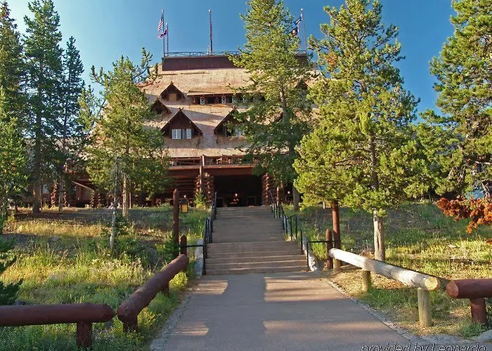 Old Faithful Inn Hotel Old Faithful