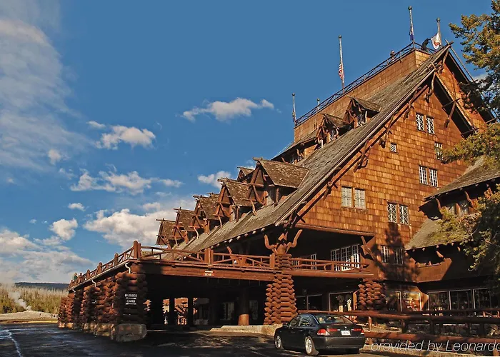 Old Faithful Inn Old Faithful