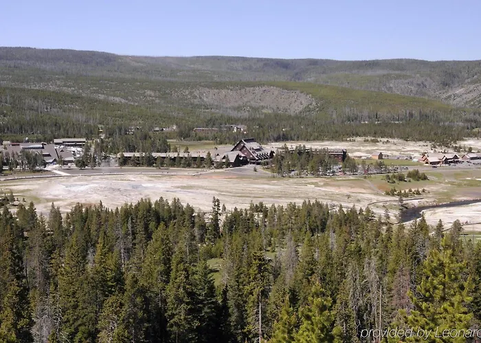 Old Faithful Inn Hotel