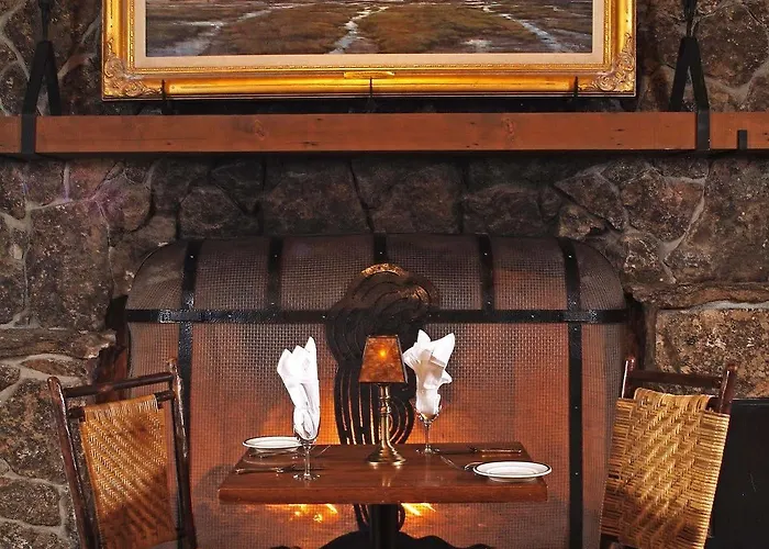 Old Faithful Inn Hotel