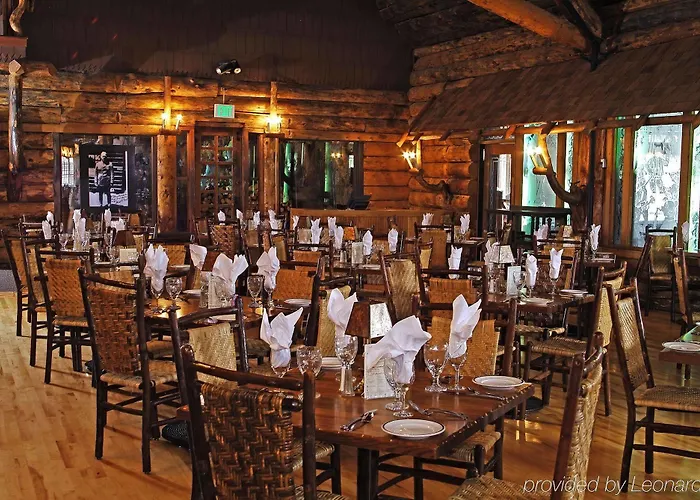 Old Faithful Inn