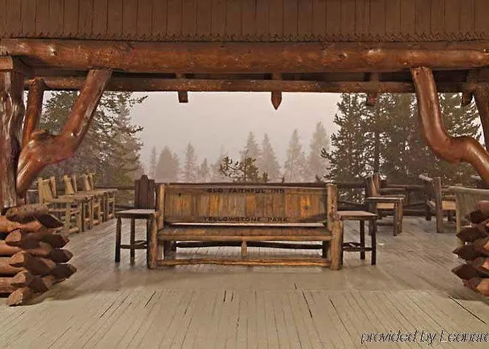 Old Faithful Inn