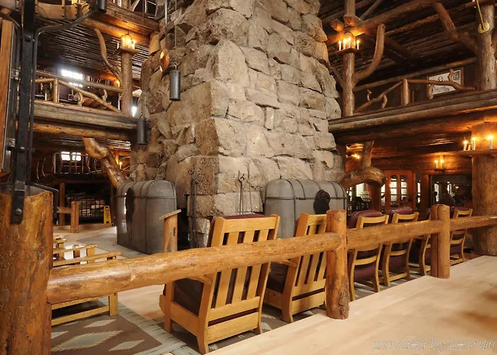 Old Faithful Inn