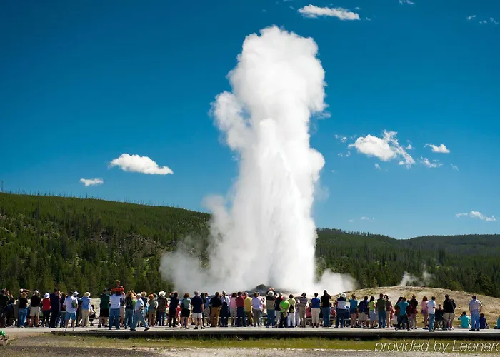 Hotel Old Faithful Inn 2*